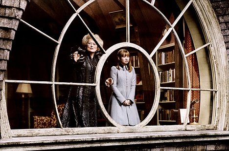 Meryl Streep, Emily Browning - Lemony Snicket's A Series of Unfortunate Events - Photos
