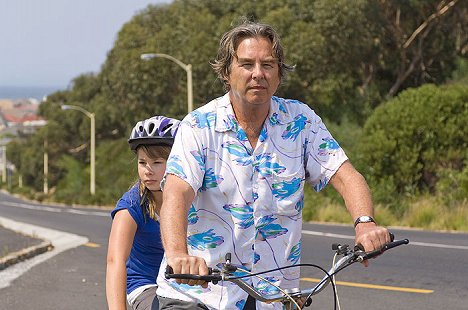 Bindi Irwin, Beau Bridges - Free Willy: Escape from Pirate's Cove - Photos