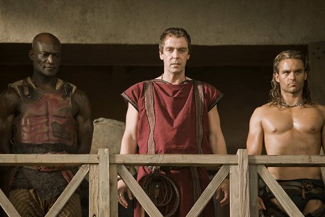 Peter Mensah, John Hannah, Dustin Clare - Spartacus: Gods of the Arena - Photos