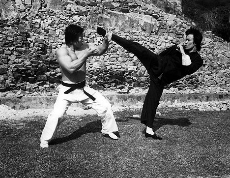 Bolo Yeung, Bruce Lee - Der Mann mit der Todeskralle - Filmfotos