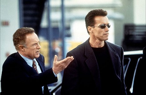 James Caan, Arnold Schwarzenegger - Eraser - Filmfotos