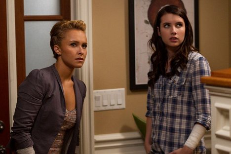 Hayden Panettiere, Emma Roberts - Scream 4 - Van film