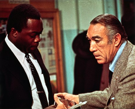 Yaphet Kotto, Anthony Quinn - A l'altra banda del carrer 110 - De la película