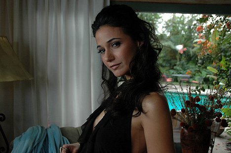 Emmanuelle Chriqui - Elektra Luxx - De la película