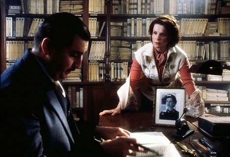 Alfred Molina, Juliette Binoche - Pieni suklaapuoti - Kuvat elokuvasta