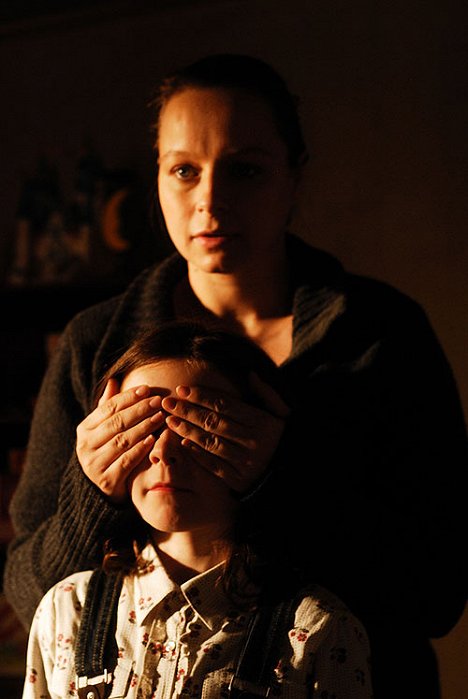 Mhairi Anderson, Samantha Morton - The Daisy Chain - Do filme