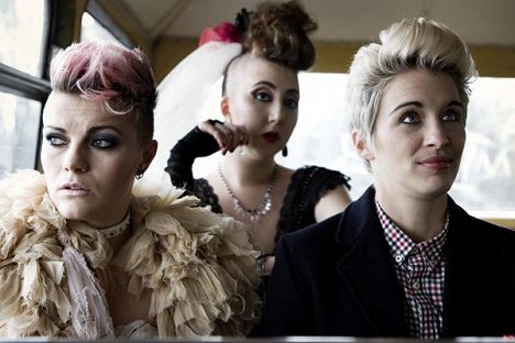 Chanel Cresswell, Rosamund Hanson, Vicky McClure - This Is England '86 - Photos