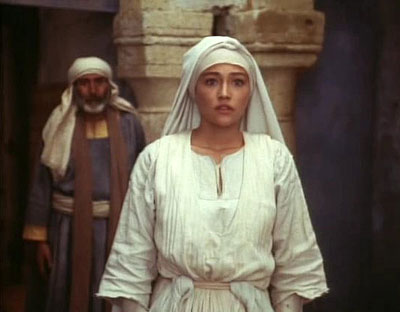 Cyril Cusack, Olivia Hussey - Jesus von Nazareth - Filmfotos