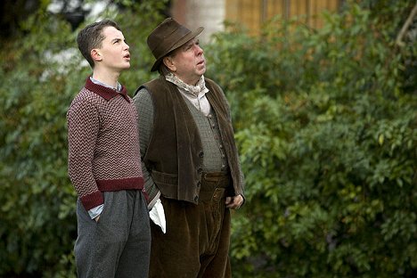 Alex Etel, Timothy Spall - From Time To Time - ajasta toiseen - Kuvat elokuvasta