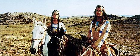 Marie Versini, Pierre Brice - Winnetou und sein Freund Old Firehand - Filmfotos