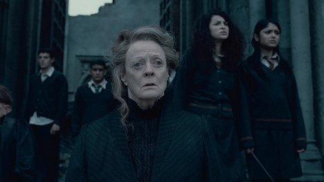 Maggie Smith, Anna Shaffer, Afshan Azad - Harry Potter and the Deathly Hallows: Part 2 - Van film