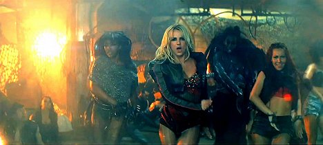 Britney Spears - Britney Spears: I Am the Femme Fatale - Z filmu