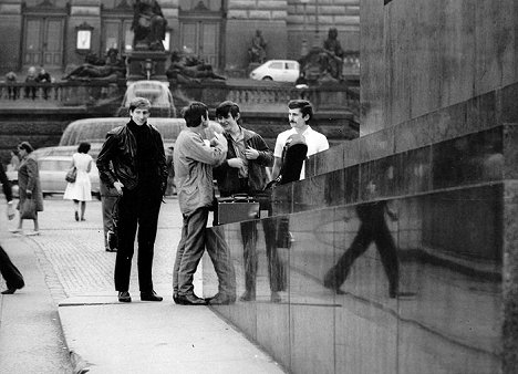 Václav Vydra nejml., Vladimír Dlouhý, Petr Pospíchal - Šestapadesát neomluvených hodin - Filmfotos