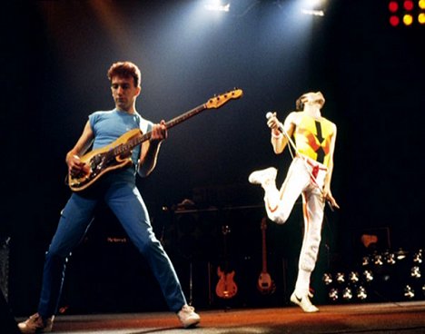 John Deacon, Freddie Mercury - Queen on Fire: Live at the Bowl - Do filme
