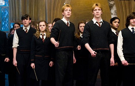 Matthew Lewis, Emma Watson, James Phelps, Bonnie Wright, Oliver Phelps, Afshan Azad - Harry Potter and the Order of the Phoenix - Van film