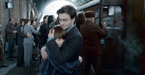 Arthur Bowen, Daniel Radcliffe - Harry Potter 7: Harry Potter und die Heiligtümer des Todes 2 - Filmfotos