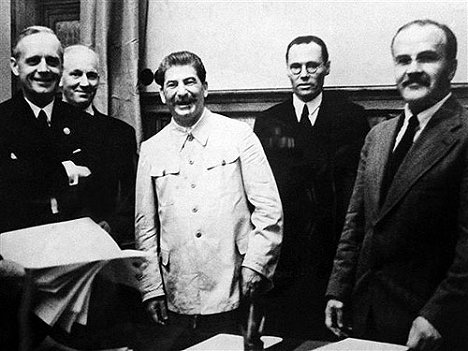 Joseph Vissarionovich Stalin - Hitler & Stalin - Portrait einer Feindschaft - De filmes