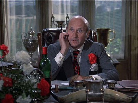 Donald Pleasence - Columbo - Any Old Port in a Storm - Photos