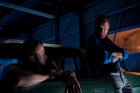 Ryan Gosling, Bryan Cranston - Drive - Filmfotos