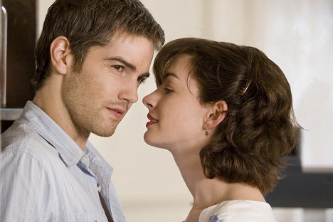 Jim Sturgess, Anne Hathaway - One Day - Photos