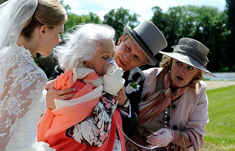 Clémence Poésy, Danielle Darrieux, Jérémie Renier, Charlotte de Turckheim - Pièce Montée - Filmfotos