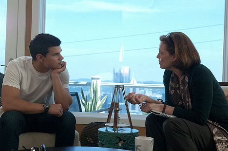 Taylor Lautner, Sigourney Weaver - Sin salida - De la película