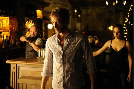 Richard Howland, Kris Holden-Ried, Anna Silk - Lost Girl - Faetal Justice - Photos