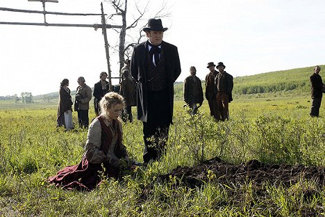 Dominique McElligott, Colm Meaney - Hell on Wheels - Filmfotos