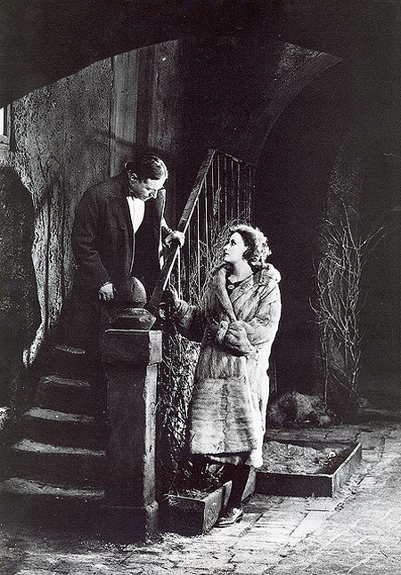 Gregorij Chmara, Greta Garbo - Die freudlose Gasse - Van film