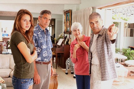 Shailene Woodley, George Clooney, Barbara L. Southern, Robert Forster - The Descendants - Film