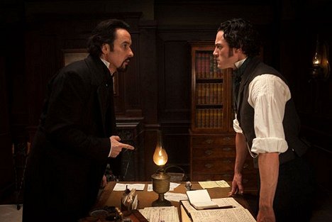 John Cusack, Luke Evans - A holló - Filmfotók