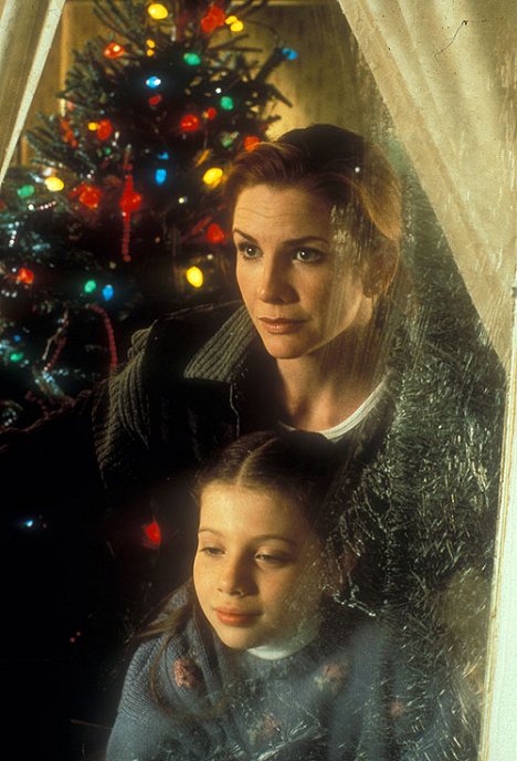 Michelle Trachtenberg, Melissa Gilbert - Christmas in My Hometown - Filmfotos