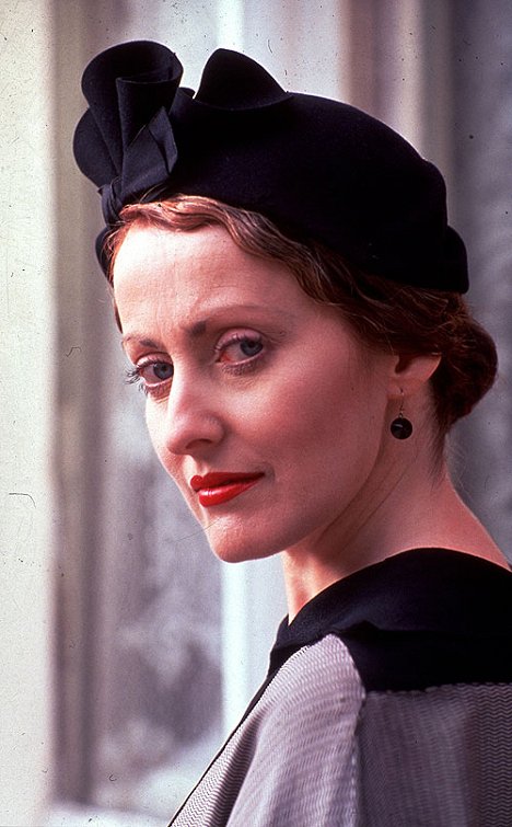 Pauline Moran - Agatha Christies Poirot - Das Haus auf der Klippe - Filmfotos