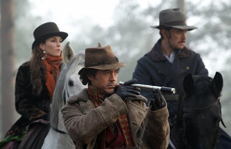 Noomi Rapace, Robert Downey Jr., Jude Law - Sherlock Holmes 2. - Árnyjáték - Filmfotók