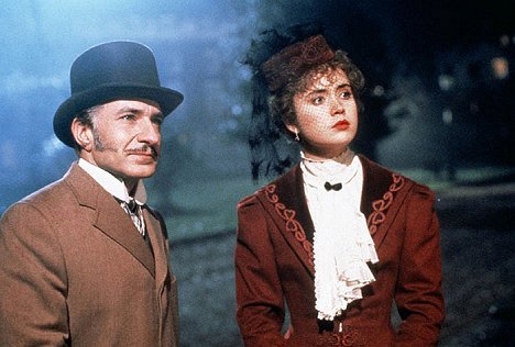 Ben Kingsley, Lysette Anthony - Elementaire, mon cher... Lock Holmes - Film