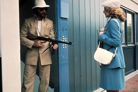 Franco Nero, Shirley Knight - Die 21 Stunden von München - Filmfotos