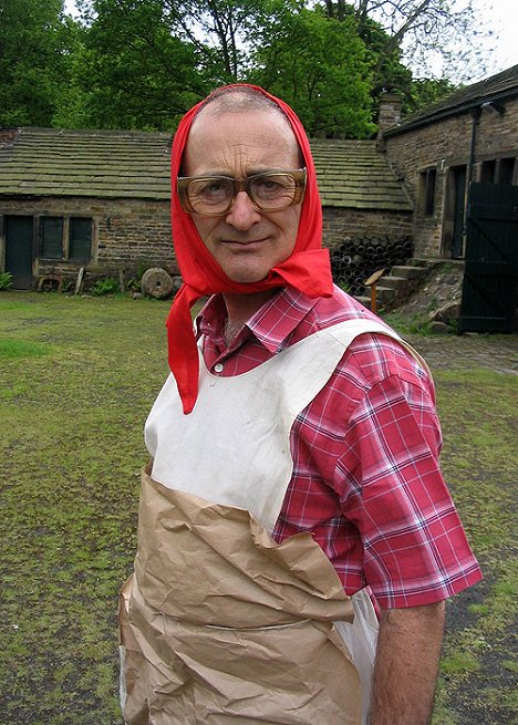 Tony Robinson - The Worst Jobs in History - Photos