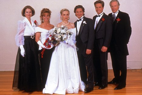 Diane Baker, Linda Blair, Heather McAdam, Adam Storke, Brian McNamara, Ronny Cox - Perry Mason und die tödliche Hochzeit - Werbefoto