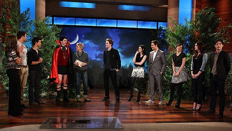 Ellen DeGeneres, Robert Pattinson, Kristen Stewart - Ellen: The Ellen DeGeneres Show - Photos