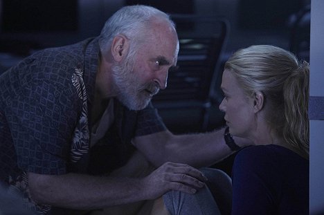 Jeffrey DeMunn, Laurie Holden - Živí mrtví - Testovací subjekt 19 - Z filmu