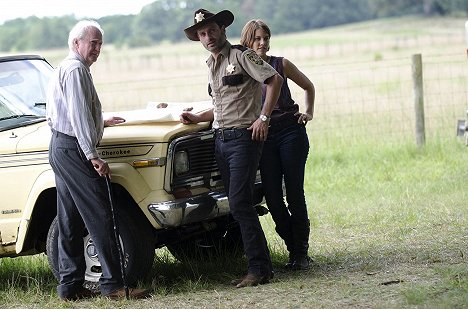 Scott Wilson, Andrew Lincoln, Lauren Cohan - Živí mrtví - Čerokézská růže - Z filmu