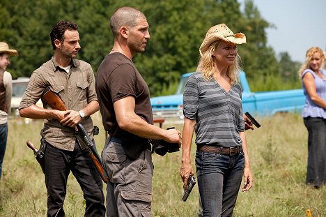 Andrew Lincoln, Jon Bernthal, Laurie Holden - The Walking Dead - Beichten - Filmfotos