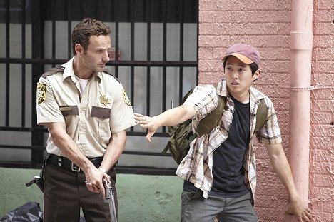 Andrew Lincoln, Steven Yeun - The Walking Dead - Tag der Frösche - Filmfotos