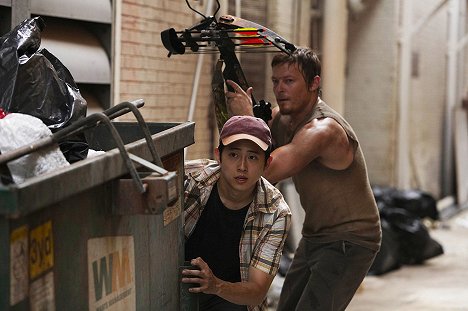 Steven Yeun, Norman Reedus - The Walking Dead - Vatos - Filmfotos
