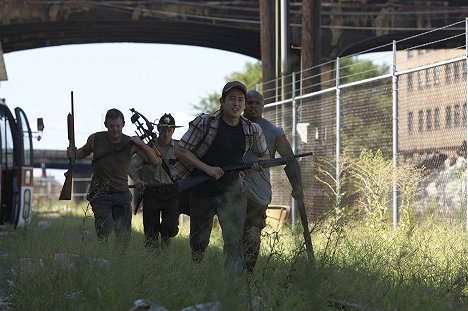 Norman Reedus, Andrew Lincoln, Steven Yeun, Irone Singleton - The Walking Dead - Vatos - Filmfotos