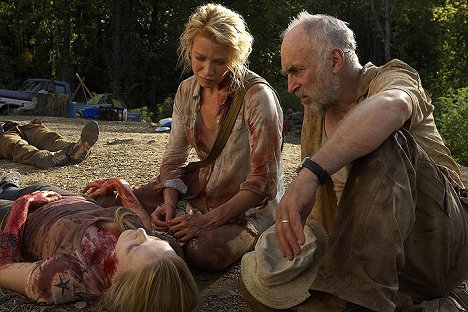 Emma Bell, Laurie Holden, Jeffrey DeMunn - Los muertos - Fuego forestal - De la película