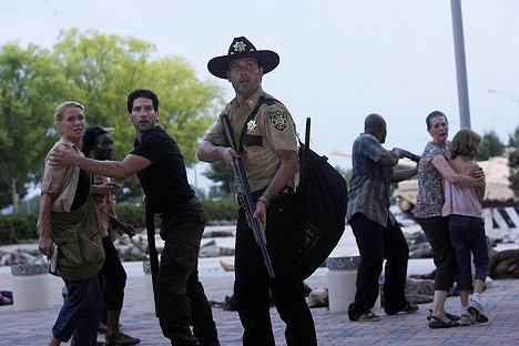 Laurie Holden, Jeryl Prescott, Jon Bernthal, Andrew Lincoln, Melissa McBride - The Walking Dead - Tag 194 - Filmfotos