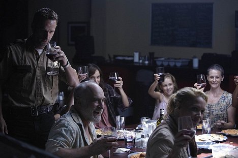 Andrew Lincoln, Jeffrey DeMunn, Sarah Wayne Callies, Madison Lintz, Laurie Holden, Melissa McBride - The Walking Dead - TS-19 - Filmfotos