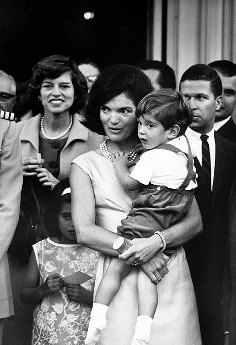 Jacqueline Kennedy - Detaily atentátu na Kennedyho - Z filmu