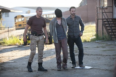 Jon Bernthal, Andrew Lincoln - The Walking Dead - 18 Miles Out - Photos